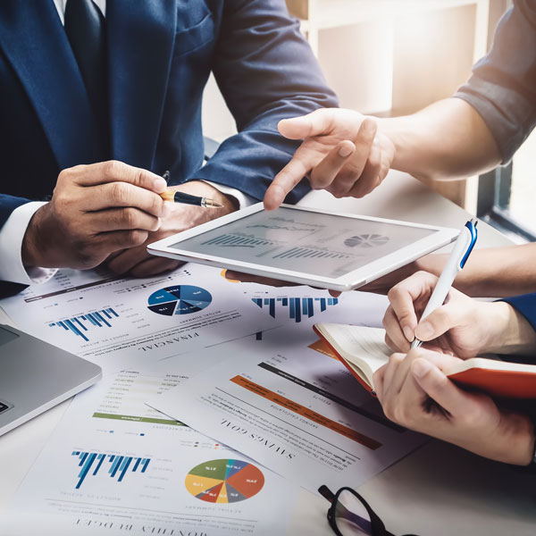 accountants collaborating